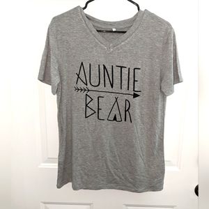 Auntie Bear short sleeve grey v-neck t-shirt size Small
